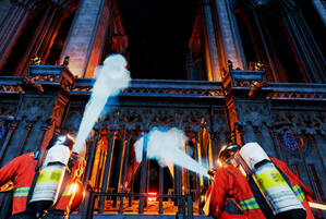 Фотография VR-квеста Save Notre-Dame on Fire от компании Flexagon (Фото 2)